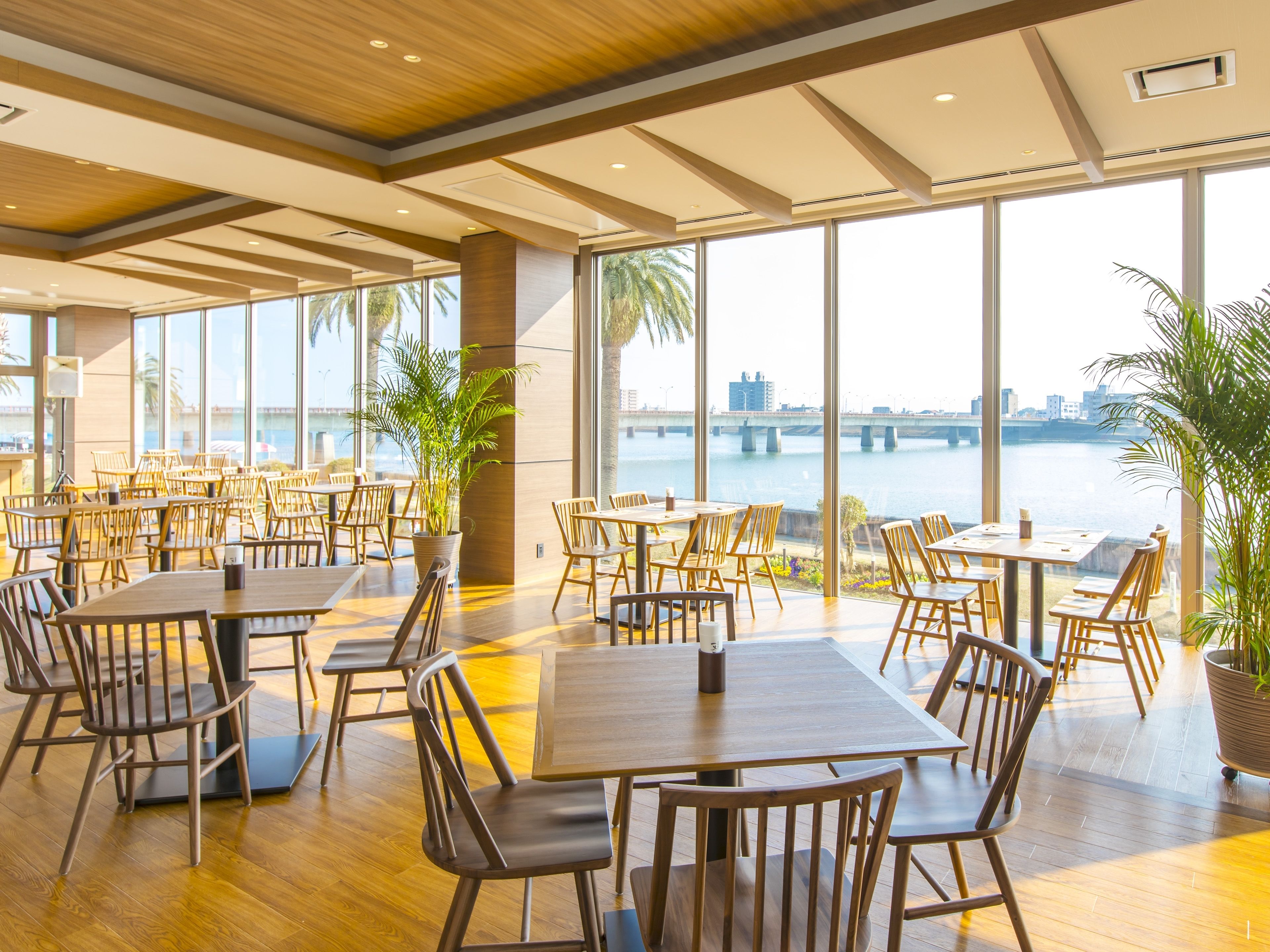 daily buffet breakfast (jpy 1700 per person)