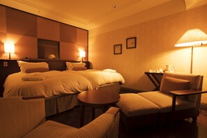 Executive Twin Room | In-room safe, desk, free WiFi, bed sheets