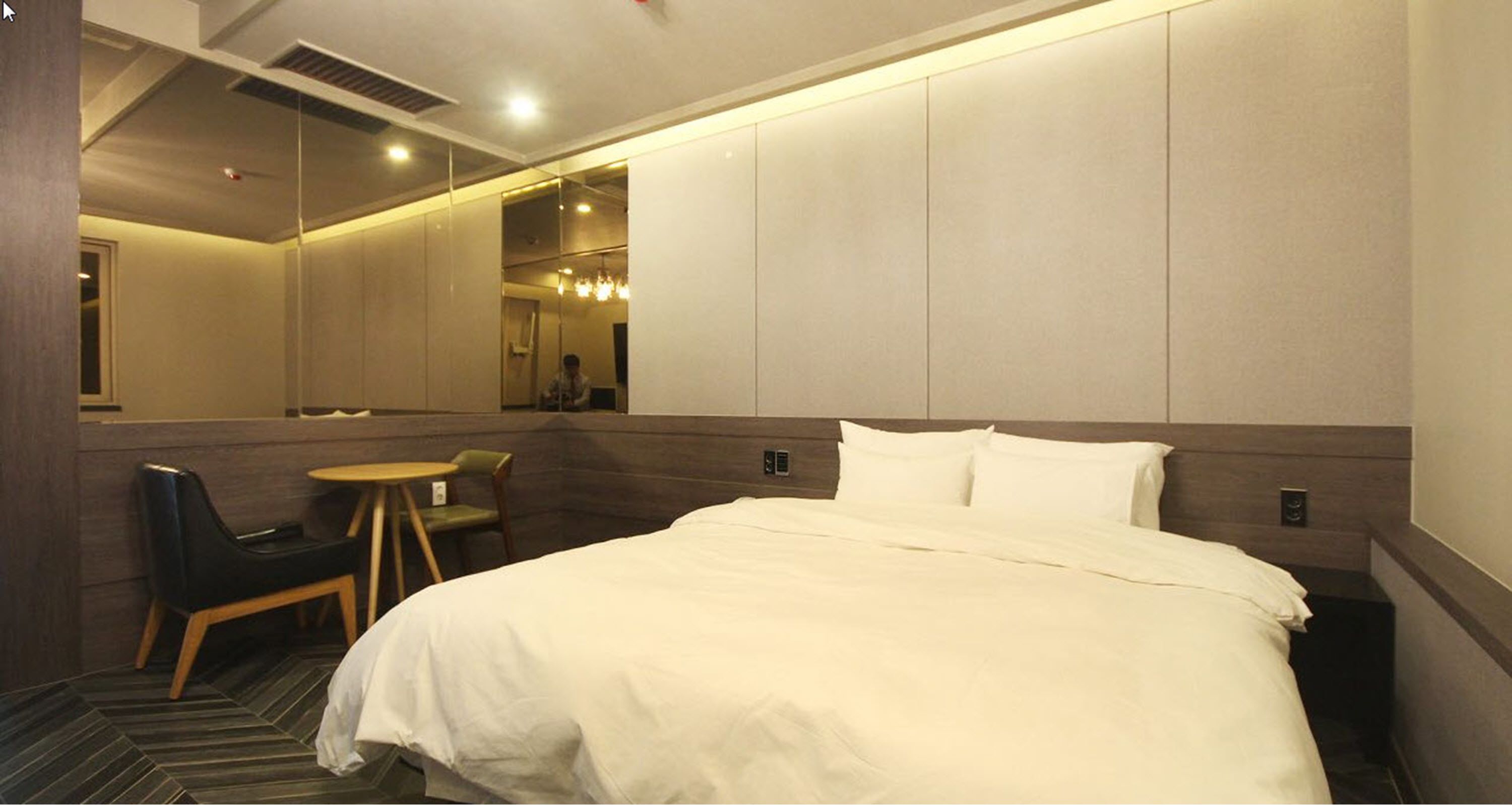 standard double | individually decorated, individually furnished, free wifi