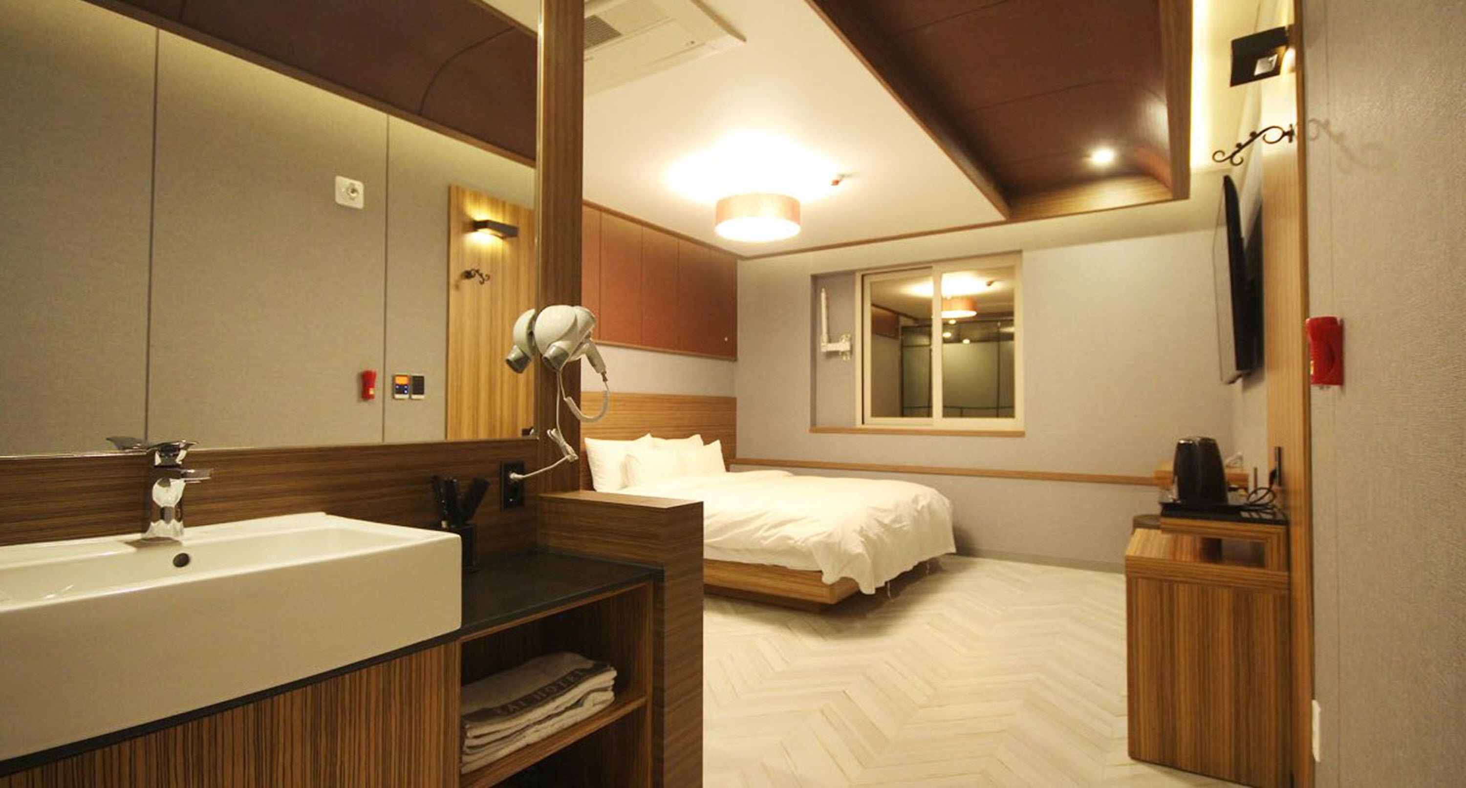 standard double room | individually decorated, individually furnished, free wifi