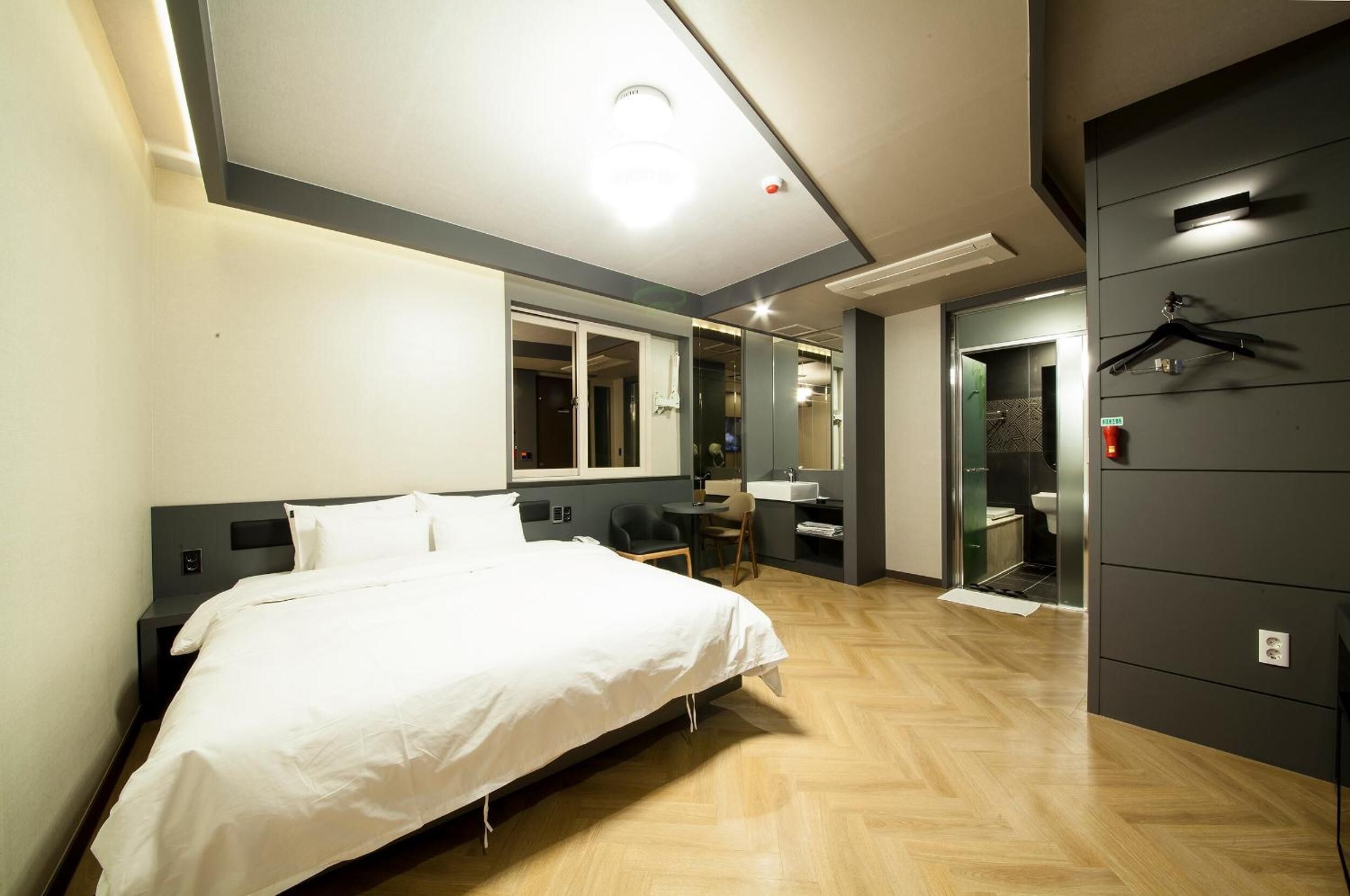 individually decorated, individually furnished, free wifi