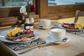 Tägliches inbegriffenes nach Wunsch zubereitetes Frühstück