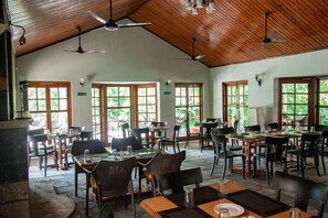 Breakfast, lunch, dinner served; local and international cuisine
