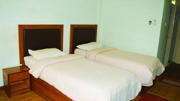 淋浴設備、免費盥洗用品、吹風機、拖鞋