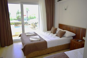 Ropa de cama de alta calidad, minibar y escritorio 