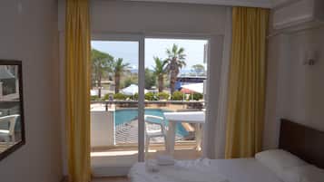 Double Room | Premium bedding, minibar, desk, laptop workspace