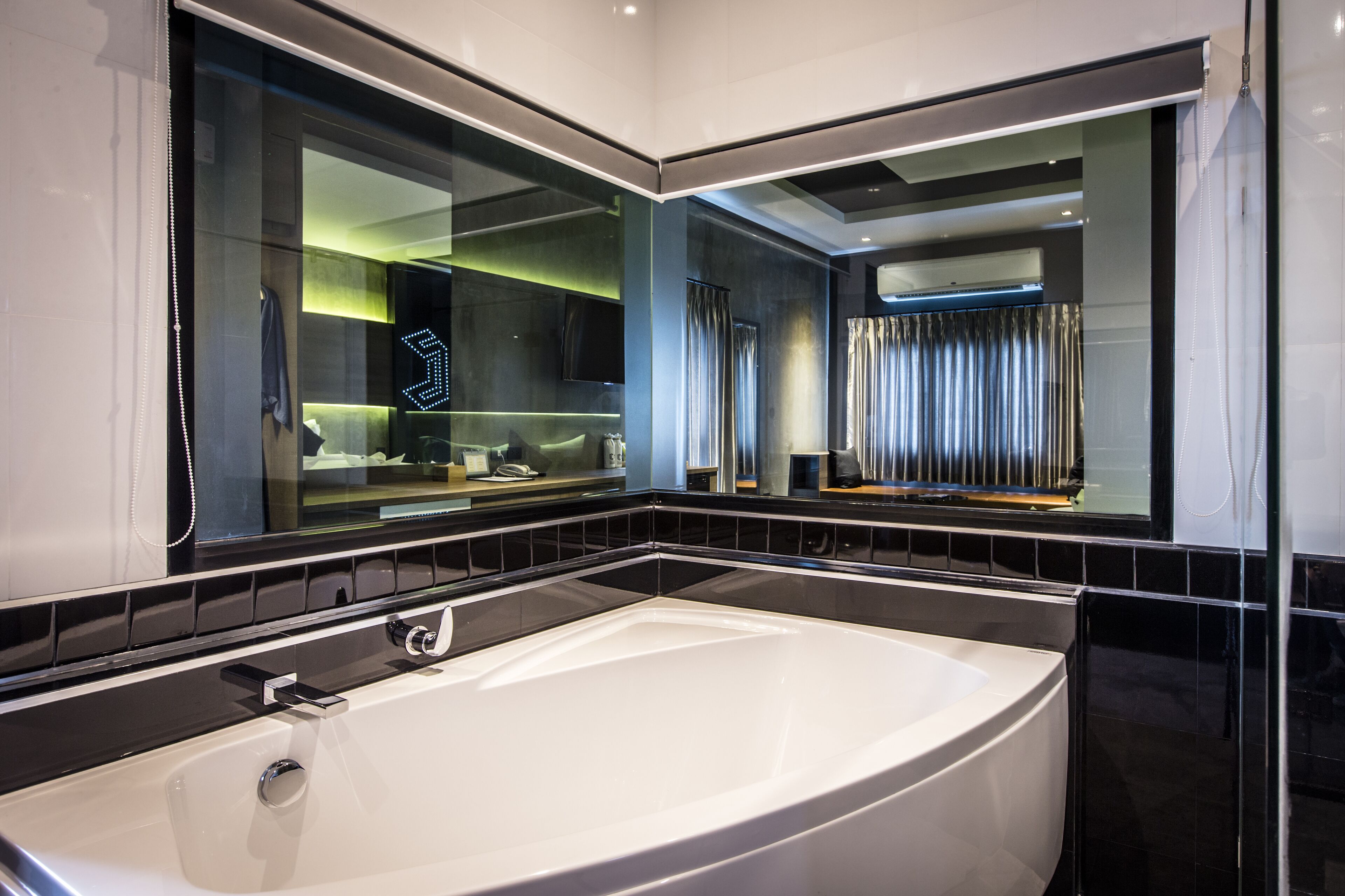 epic suite | 1 bedroom, minibar, in-room safe, desk