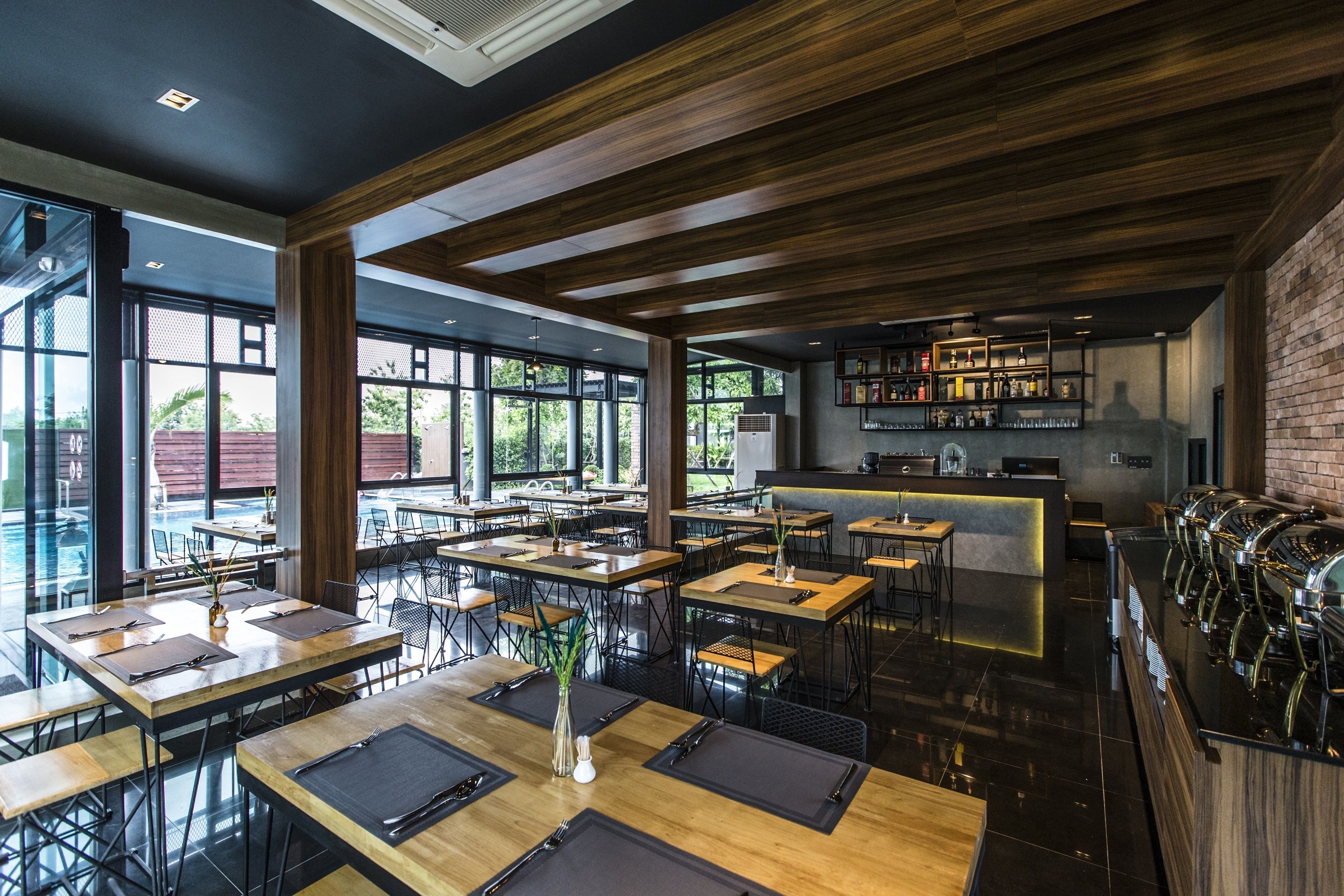 breakfast, lunch and dinner served