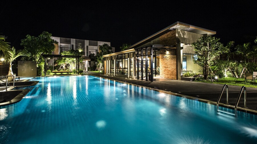 Cresco Hotel Buriram