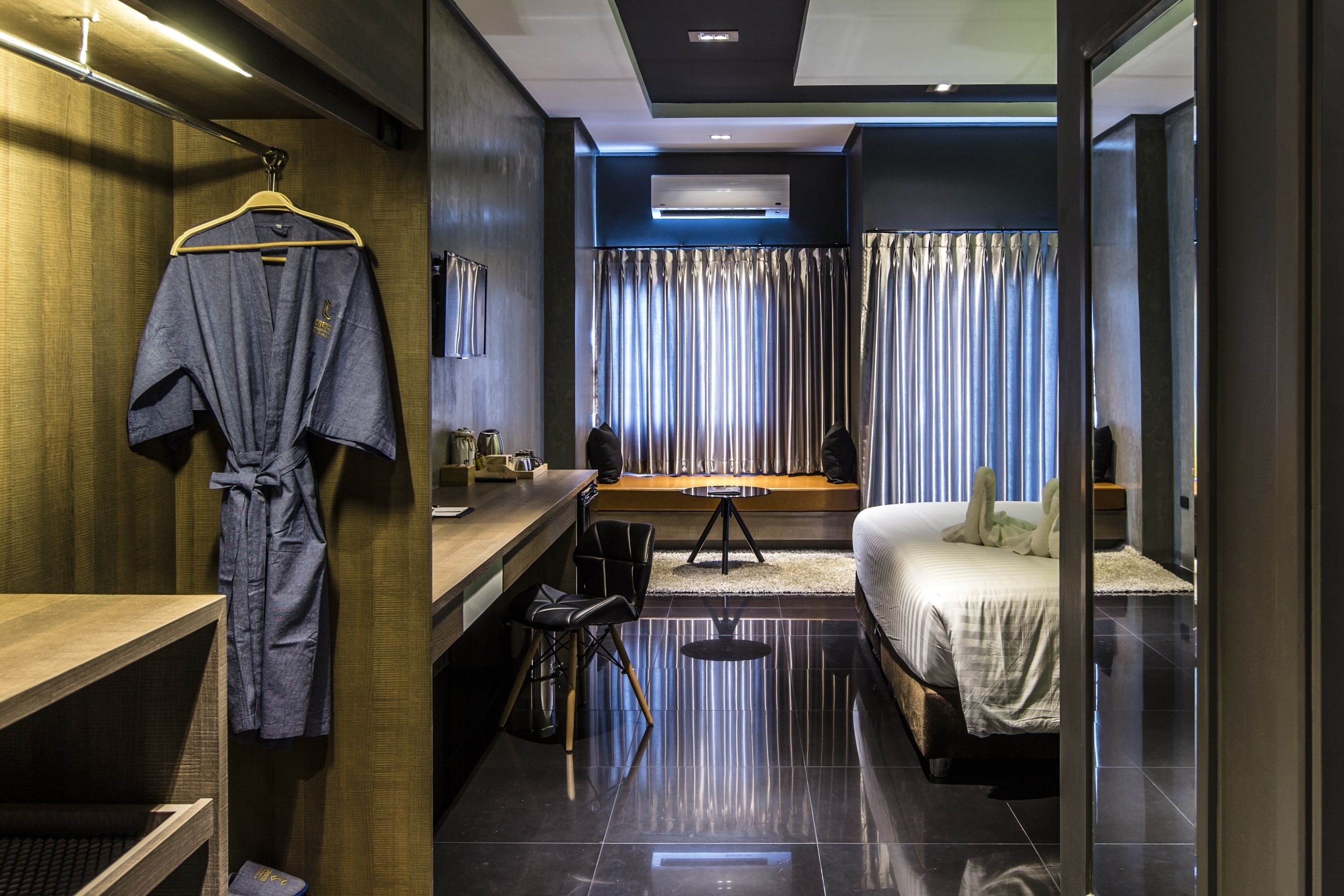 novem deluxe room, 1 double bed | 1 bedroom, minibar, in-room safe, desk