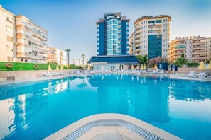 Outdoor pool, pool umbrellas, sun loungers - Arsi Blue Beach EX Kemalhan (Alanya)