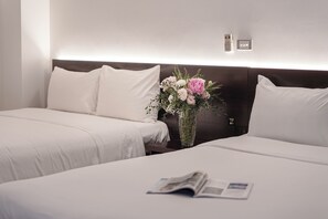 Habitación Confort con 1 cama matrimonial o 2 individuales, 2 camas Queen size | Ropa de cama de alta calidad, minibar y escritorio 