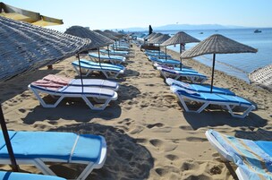 Playa privada en los alrededores, sillas reclinables de playa