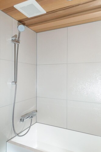 バスルームのシャワー