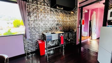 公寓 (Lodge Style) | 私人厨房 | 冰箱、微波炉、炉灶、厨具/餐具