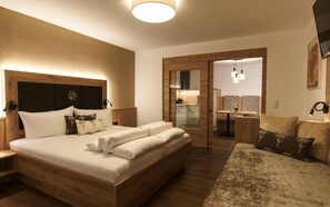 In-room safe, desk, free cots/infant beds, free WiFi - Garni Bellaria (Soelden)
