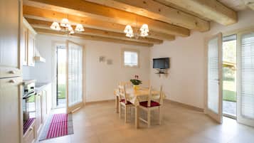 Apartment, 1 Bedroom, Kitchenette, Garden View | Private kitchen