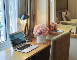 1 bedroom, minibar, desk, free WiFi - New Lotus Hotel (Hanoi)