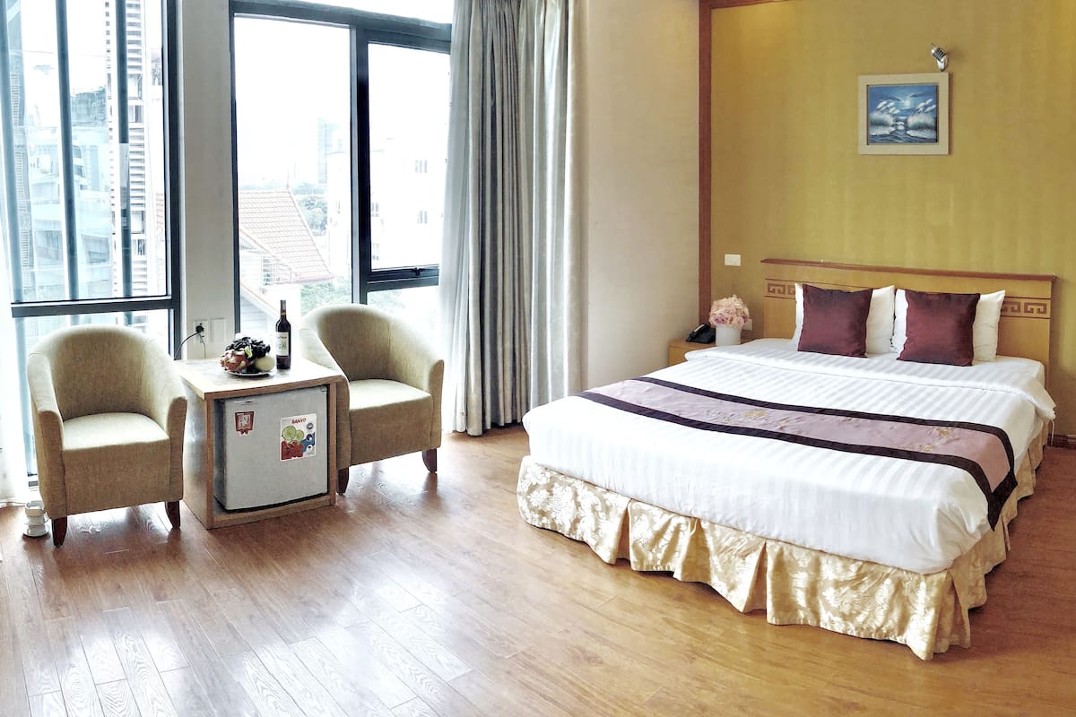 Deluxe Double Room, City View | 1 bedroom, minibar, desk, free WiFi