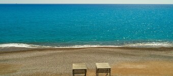 Antonoglou Beach Villas, Gennadi