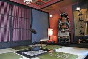 Lobby sitting area - Yadoya Kyoto-Shimogamo (Kyoto)