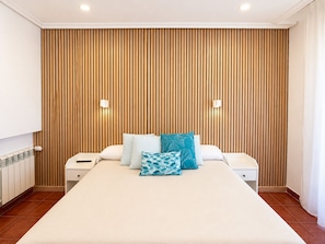 Chambre supérieure double | Bureau, rideaux d’obscurcissement, accès au Wi-Fi (inclus)