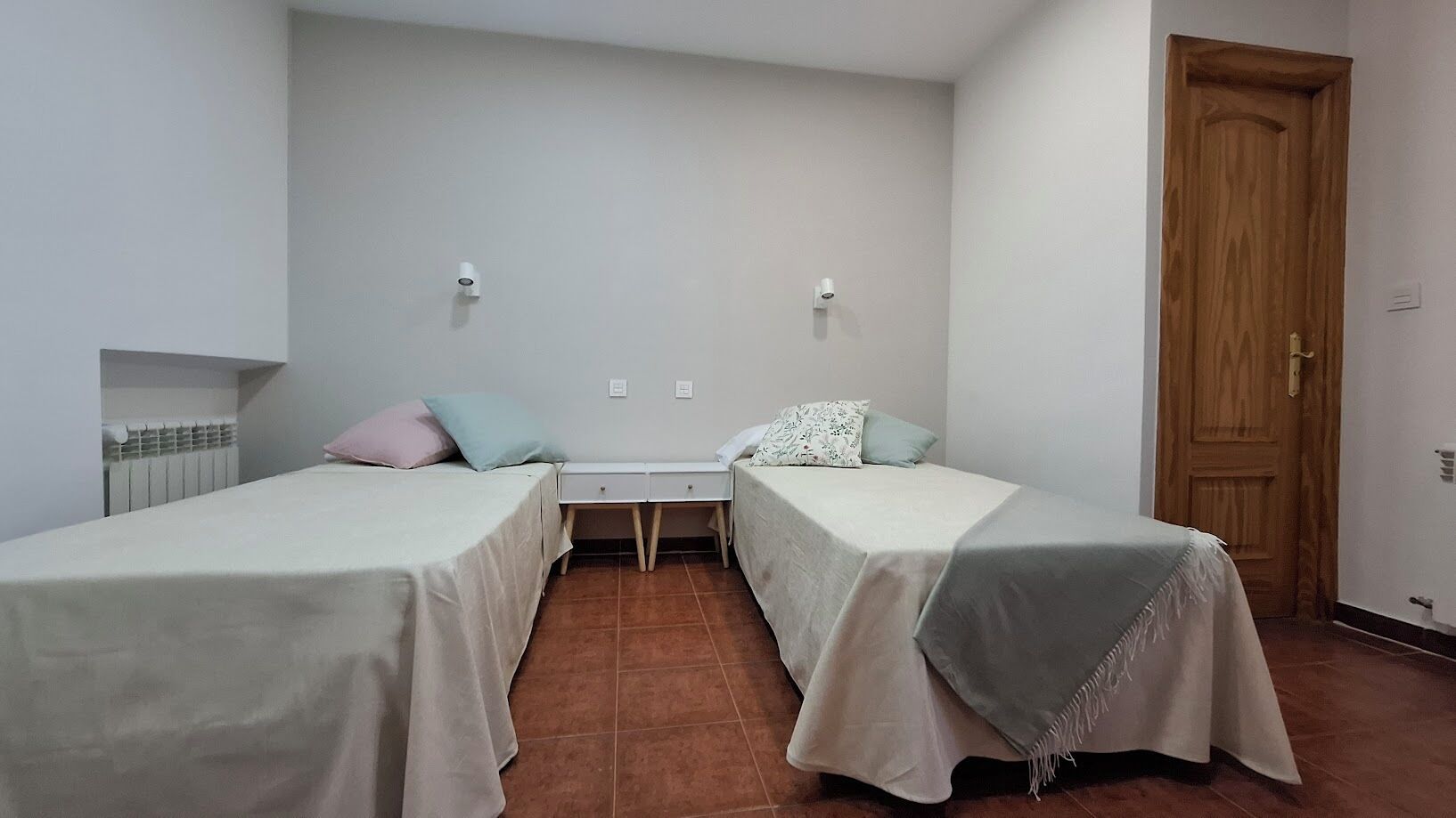 Kamer, 1 twee- of 2 eenpersoonsbedden | Een bureau, verduisterende gordijnen, gratis wifi, beddengoed