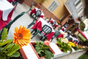 Breakfast and dinner served  - Hotel Residence Eden (Mozzagrogna)