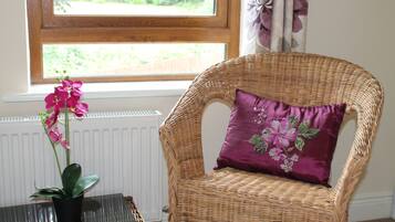 3 bedrooms, premium bedding, desk, laptop workspace