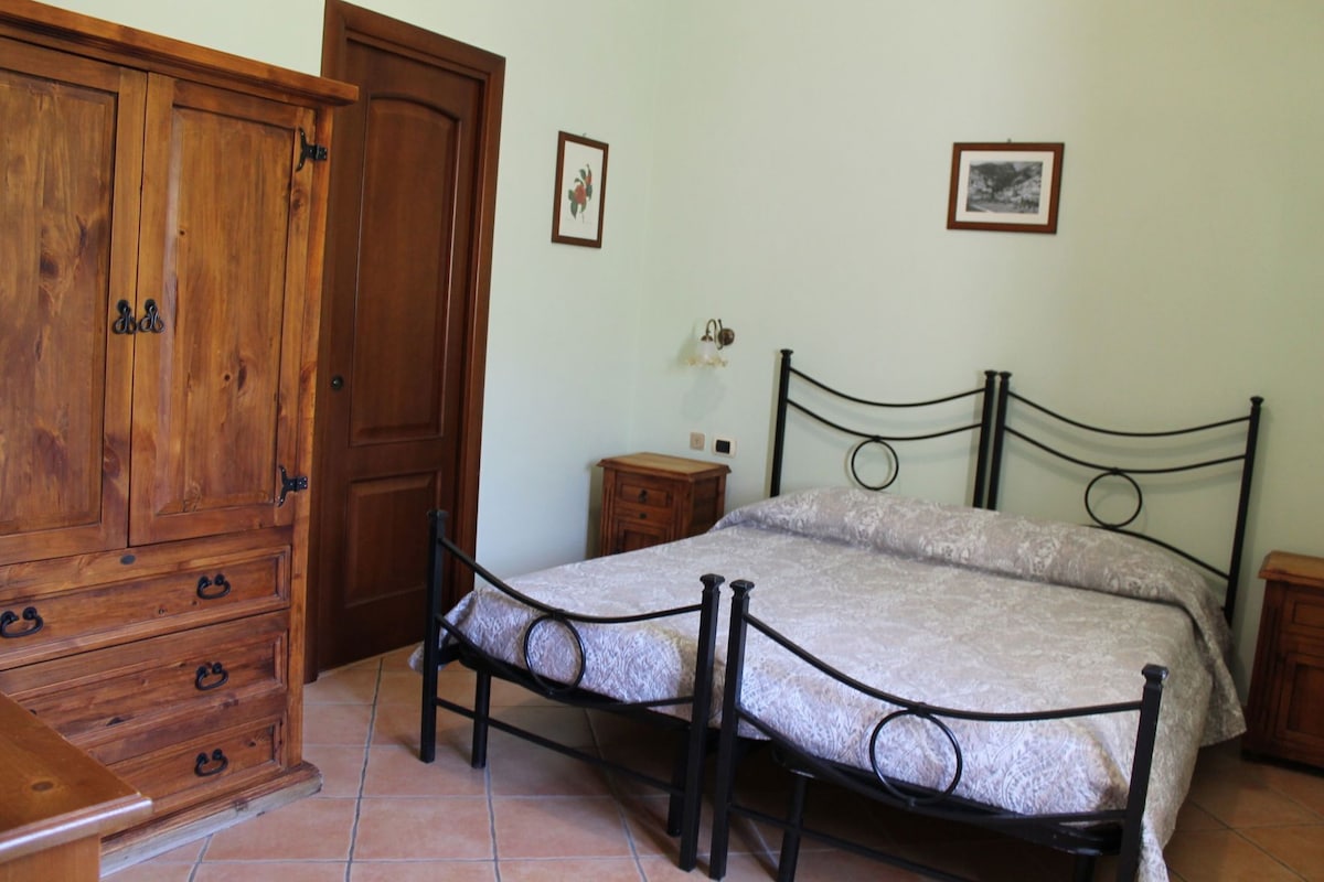 Down duvets, minibar, desk, free WiFi