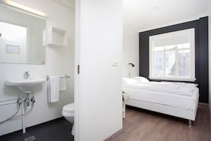 Double or Twin Room, Private Bathroom | Premium bedding, blackout curtains, free WiFi, bed sheets