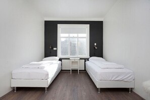 Double or Twin Room, Shared Bathroom | Premium bedding, blackout curtains, free WiFi, bed sheets - Apotek Guesthouse (Akureyri)