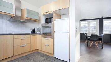 City Apartment, 3 Bedrooms | Private kitchen