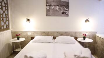 Family Room, Garden View, Ground Floor | 1 bedroom, desk, blackout drapes, soundproofing