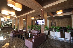 Lobby sitting area - LTI Dolce Vita Sunshine Resort (Golden Sands)