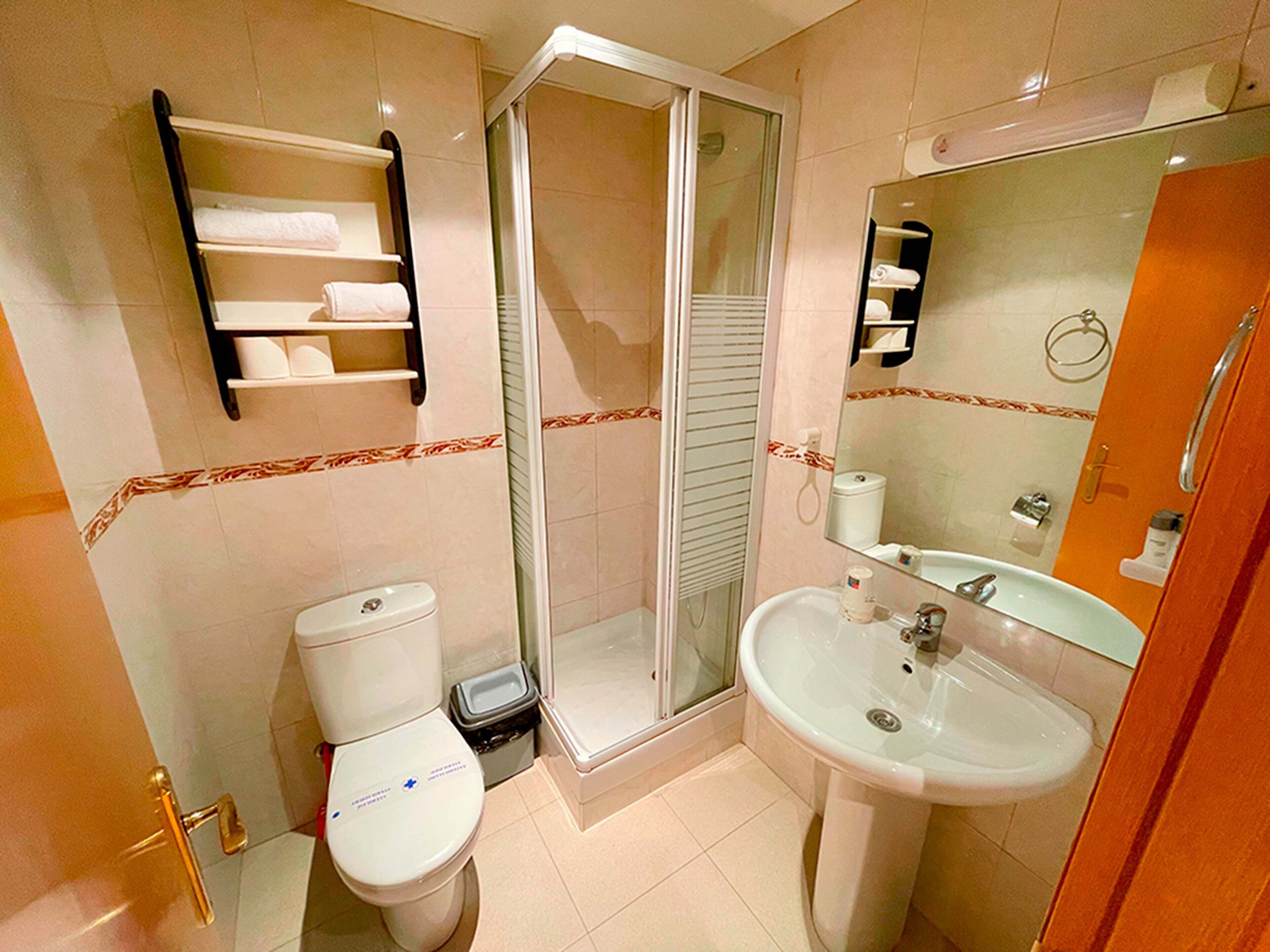 Appartement, 2 chambres | Salle de bain
