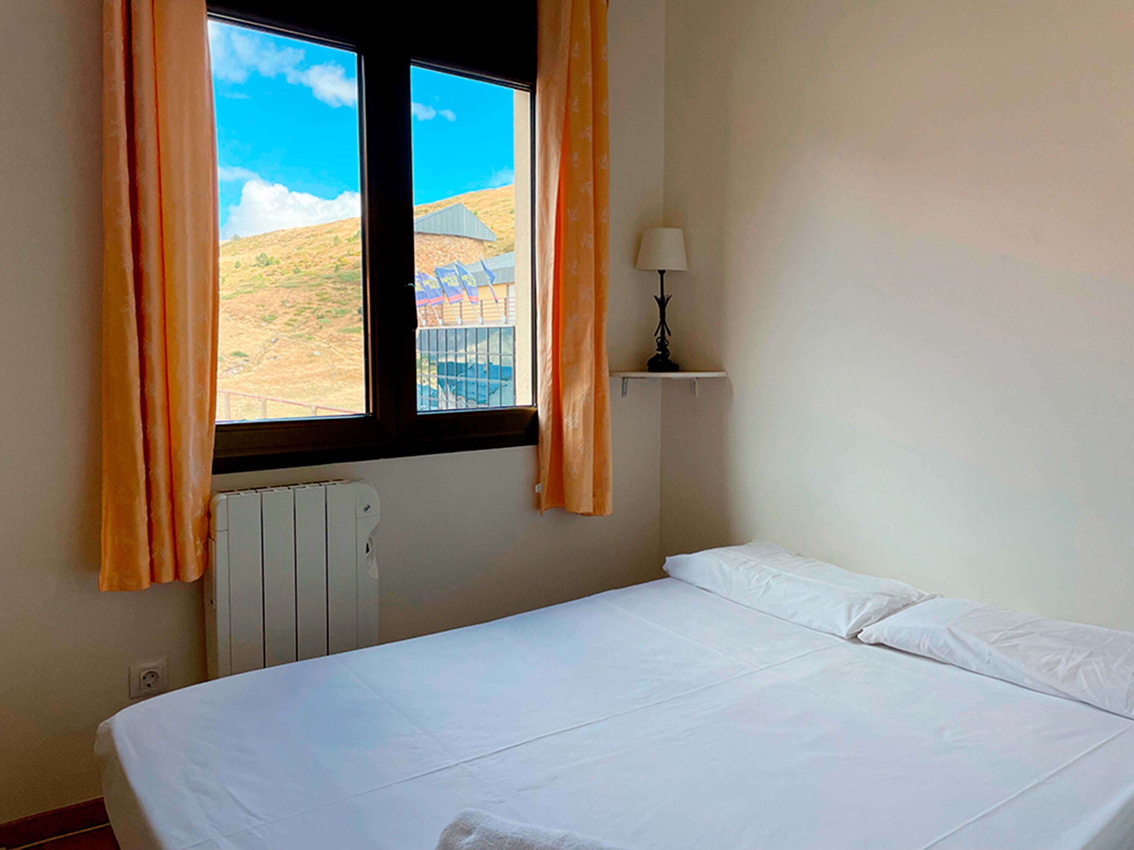 Appartement, 2 chambres | Ameublement personnalisé, rideaux occultants, fer et planche à repasser