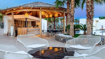 Poolside bar