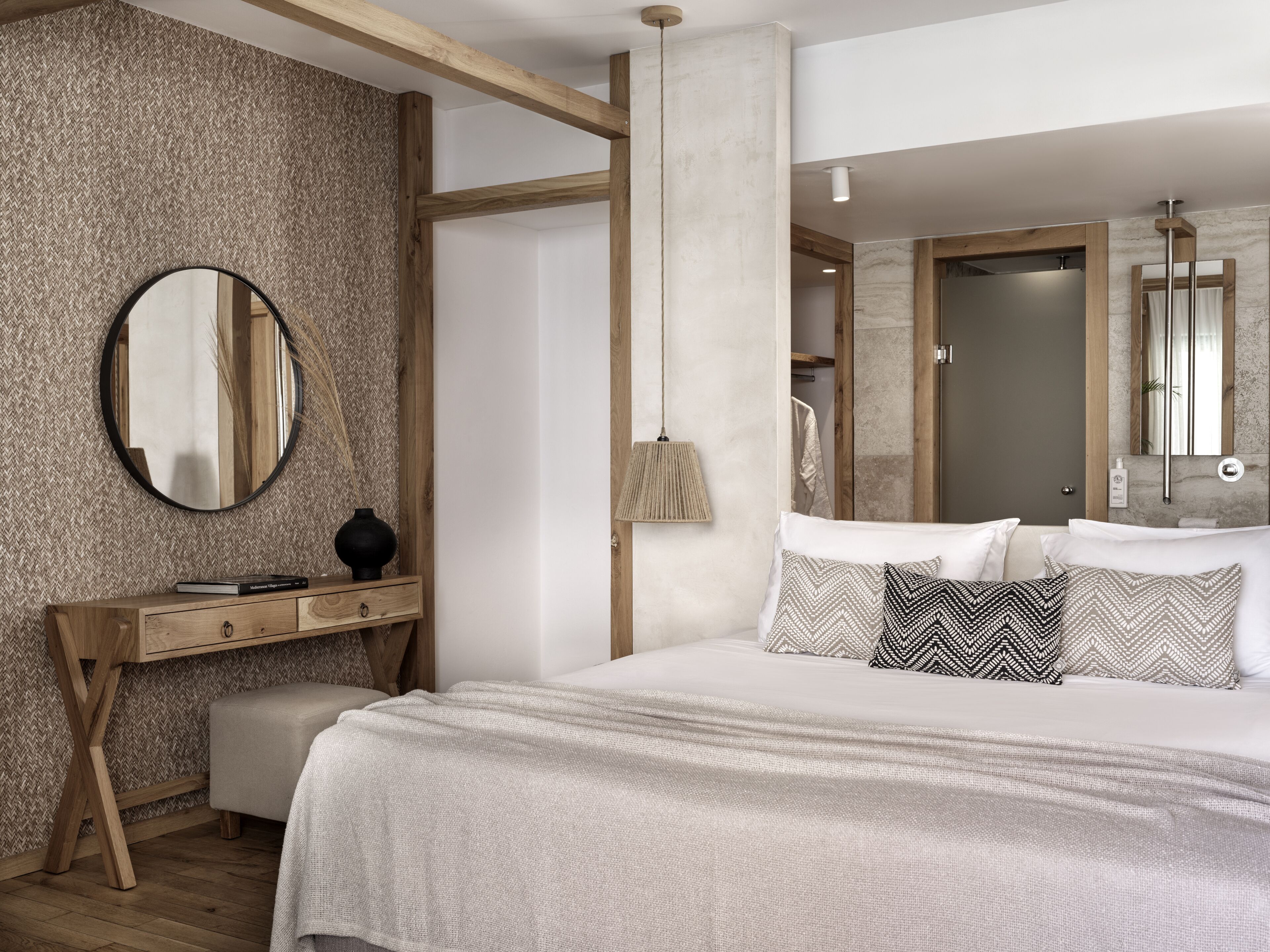 Minibar, in-room safe, desk, soundproofing