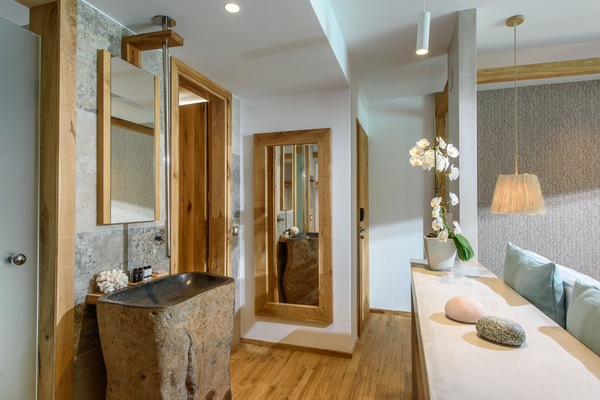 Premium Room Sharing Pool | Bathroom sink