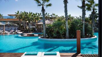 Minibar, in-room safe, desk, soundproofing