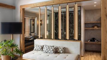 Minibar, in-room safe, desk, soundproofing