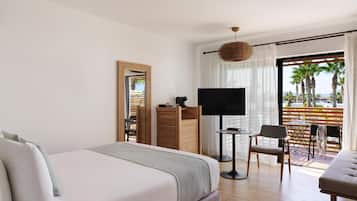 Minibar, in-room safe, desk, soundproofing