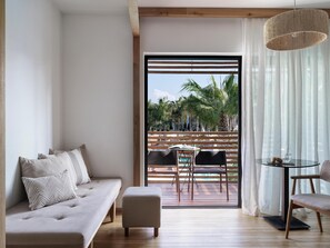 Minibar, in-room safe, desk, soundproofing