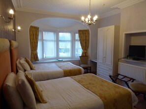 Free WiFi, bed sheets - The Berwick - Over 40's Only (Blackpool)