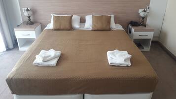 Bruser, gratis toiletartikler, hårtørrer, hjemmesko