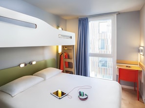 Triple Room, Multiple Beds | Desk, soundproofing, free cots/infant beds, free WiFi