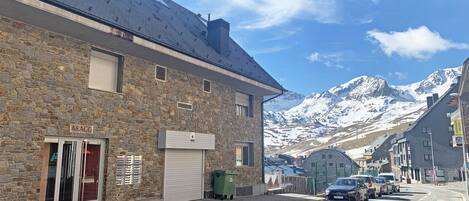 Bagian depan properti