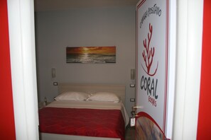 Double Room, Ensuite | Premium bedding, blackout curtains, cots/infant beds, rollaway beds - Coral Rooms (Torre del Greco)