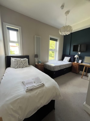 Twin Room (Bolderwood) | Egyptian cotton sheets, premium bedding, iron/ironing board, free WiFi